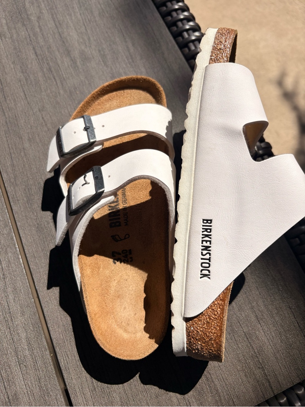 Birkenstock’s Arizona, size 37 (US 6-6.5) - Picture 7 of 12
